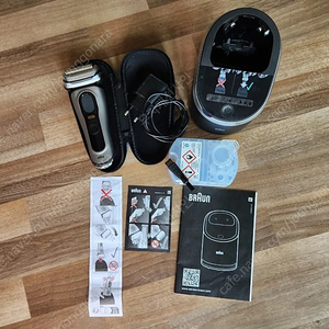 브라운 면도기 s9000프로+팝니다 10회정도사용 하고보관중입니다 상태최상입니다 택배비 포함200.000원