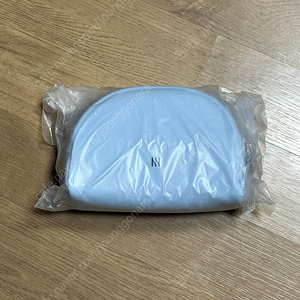 헤라 하이드로 리플렉팅 파우치