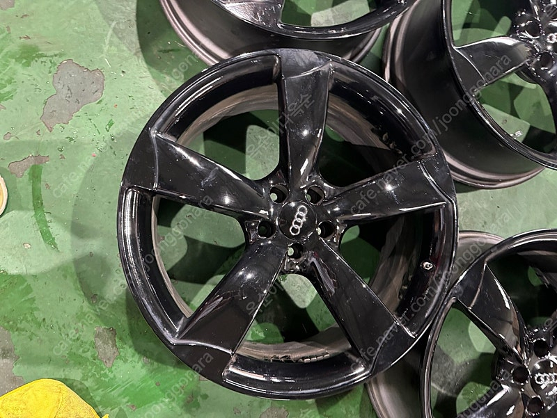 아우디S7 스포츠테크 21인치 휠 135만원--1