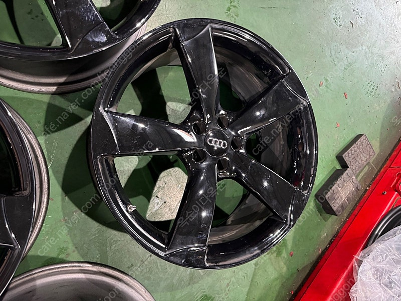 아우디S7 스포츠테크 21인치 휠 135만원--4