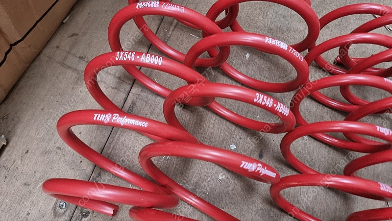 K3 아반떼MD 벨로스터FS 뉴i30 차종에 맞는 튜익스 쇼바 스프링 새거 팔아요~ 이미지