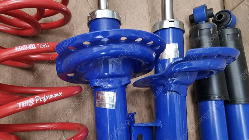 K3 아반떼MD 벨로스터FS 뉴i30 차종에 맞는 튜익스 쇼바 스프링 새거 팔아요~ 이미지