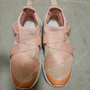 아디다스 여아 운동화 210