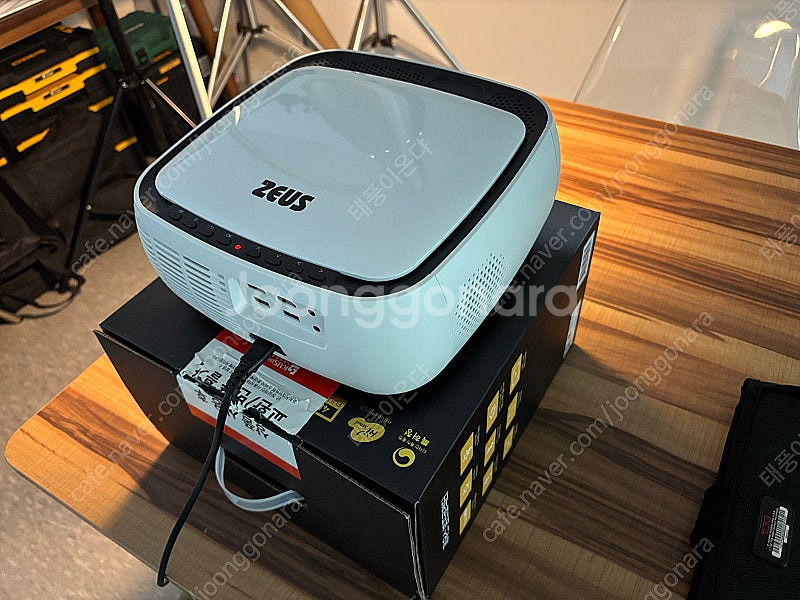 빔 프로젝터 제우스 L1200--0