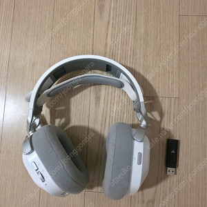 커세어 HS80MAX 헤드셋 판매 합니다