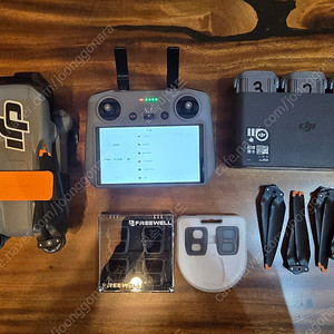 DJI AIR3 플라이모어 콤보세트 판매합니다. 케어O