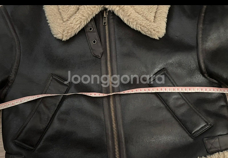 새상품급 자라 오버핏 반크롭 무스탕 sm--5