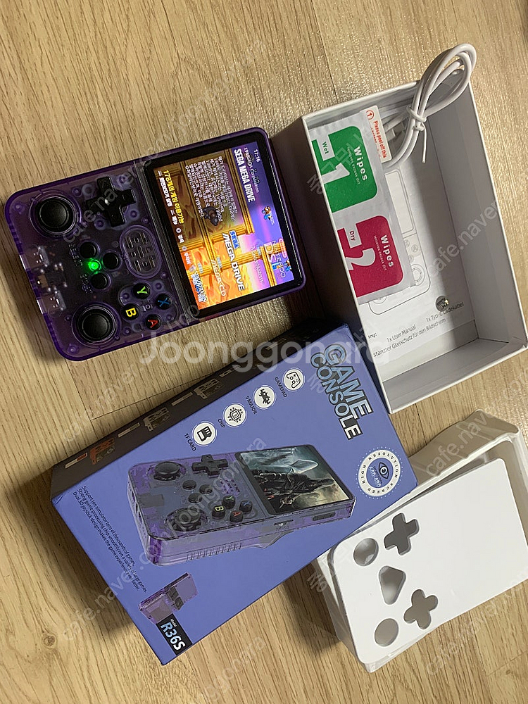 레트로게임기 r36s 한방팩포함 팝니다 끝판왕셋팅--0