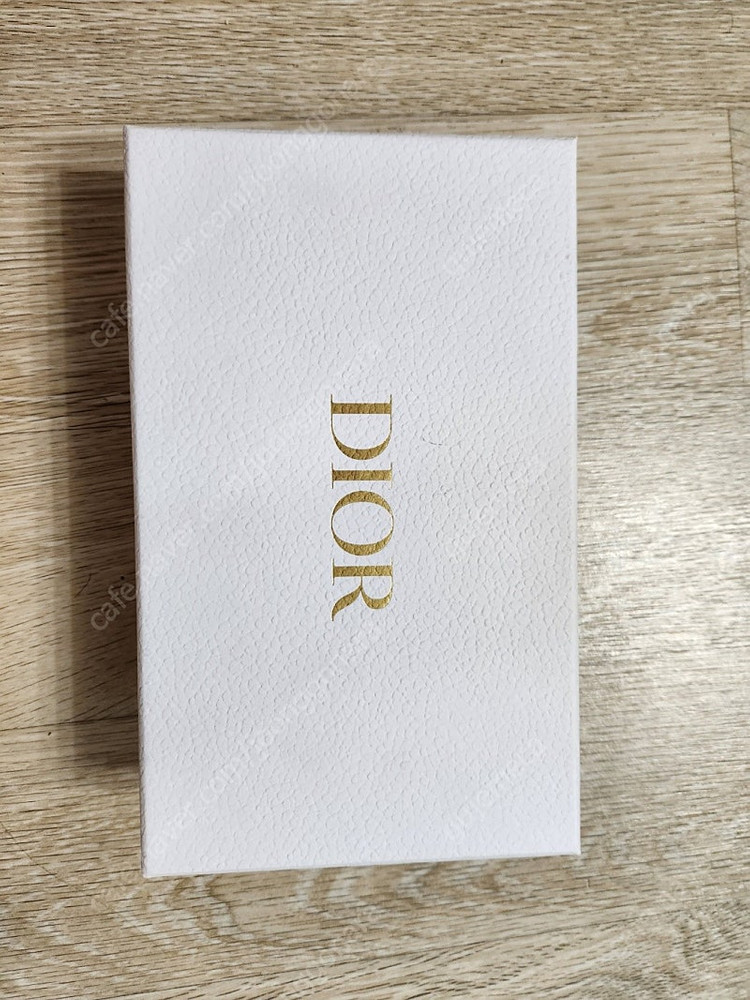 디올 레이디 폰 파우치 카라멜 베이지 까나쥬 램스킨 판매 합니다.--1