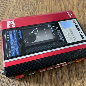 AIWA HS-J7 (레드) 카세트 워크맨 판매 합니다.