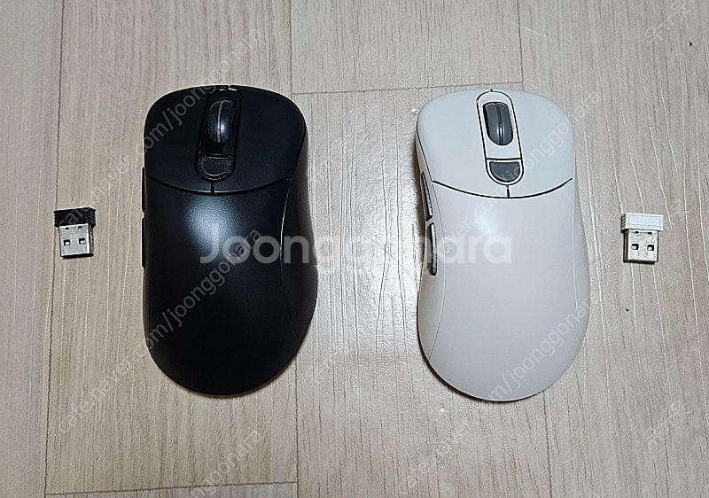 제닉스 타이탄 G AIR 비대칭 무선 게이밍 마우스 판매합니다.--0