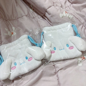 미장센 미쟝센 시나몬롤 파우치