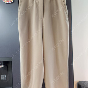 르베이지 시그니처바지