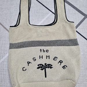 더캐시미어 니트 백