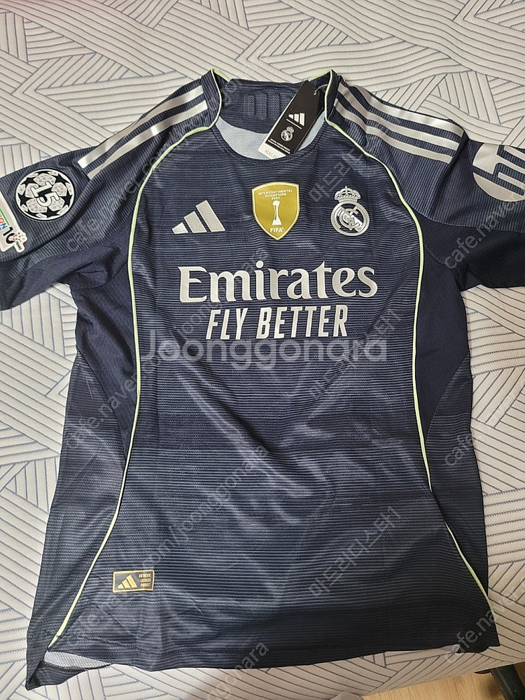 25-26 레알마드리드 어웨이 어센틱(L) 발베르데 챔스 풀패치 판매합니다--0