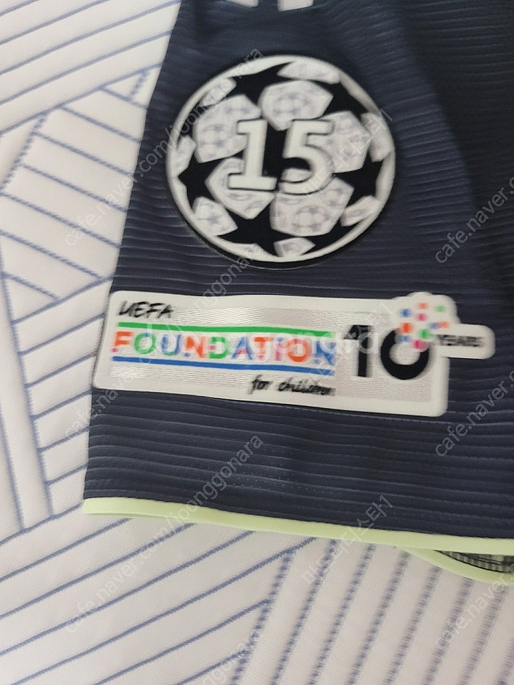 25-26 레알마드리드 어웨이 어센틱(L) 발베르데 챔스 풀패치 판매합니다--2