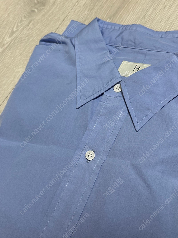 헤릴 수빈코튼 레귤러 카라 셔츠 sax 3사이즈 이미지