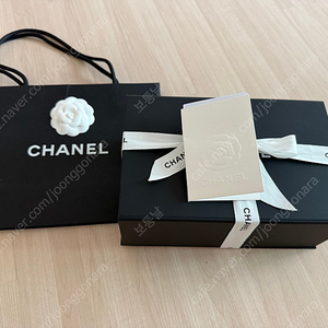 샤넬 뉴미니 블랙/금장 새상품
