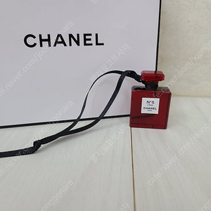 정품) 미사용 샤넬 넘버5 레드 키링 백참 (코스메틱)