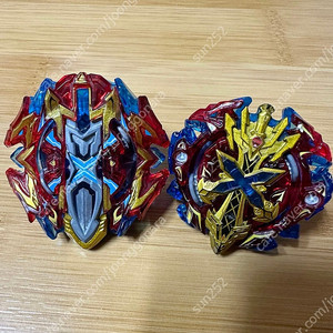 베이블레이드 엑스칼리버 2종 오른쪽 희귀템입니다