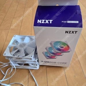 NZXT 팬 RGB CORE F120 정품 팝니다(가격조정)