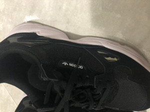 아이다스 팔콘w블랙265 팝니다 거의새것--2