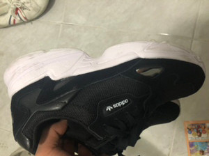 아이다스 팔콘w블랙265 팝니다 거의새것--3