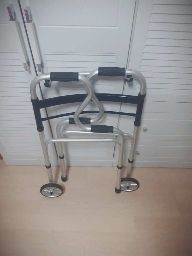 환자용 보행기--2