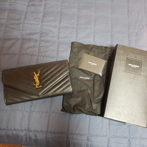 오늘만특가! [입생로랑 쉐브론 모노그램 클러치 정품]