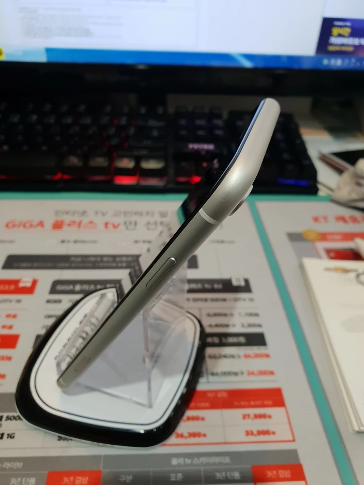 아이폰XR 64화이트 특S급단품 이미지