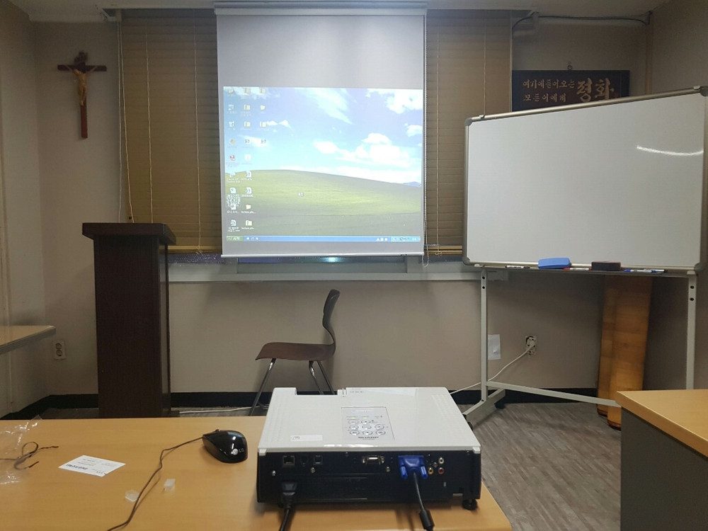 초가성비,고화질 샤프 프로젝터 고스펙의 가벼운 무계만큼의 가격  이미지