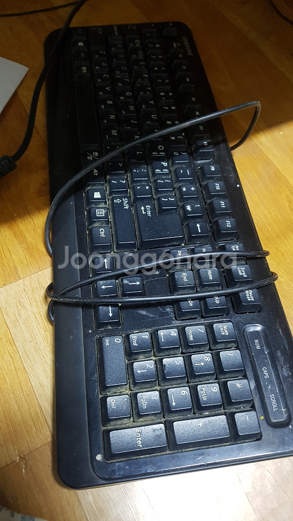 고장난 본체 팝니다 (부품용)--3