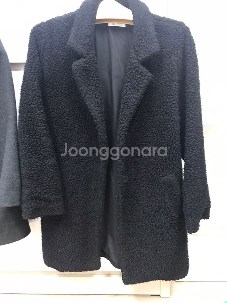 오버핏코트, 양털코트 2벌 각각7000--3