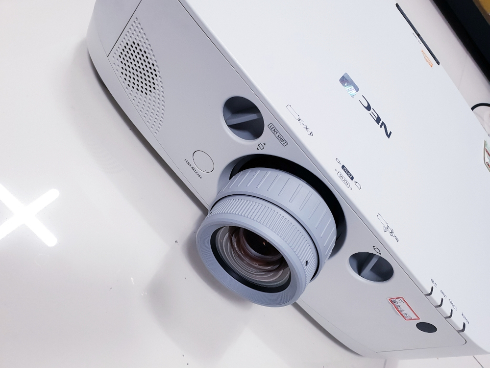 NEC PA500X중고프로젝터 5천안시/교회,강당,회의 이미지