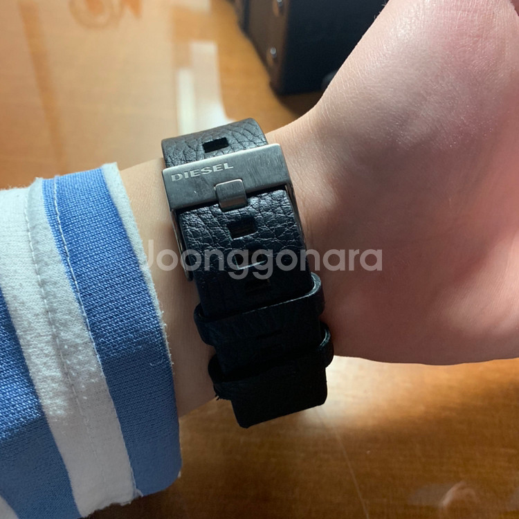 디젤시계 팔아요!!--2