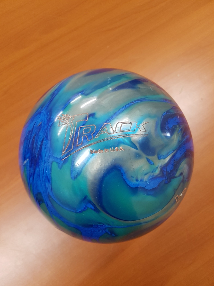 볼링공 판매합니다. 이미지