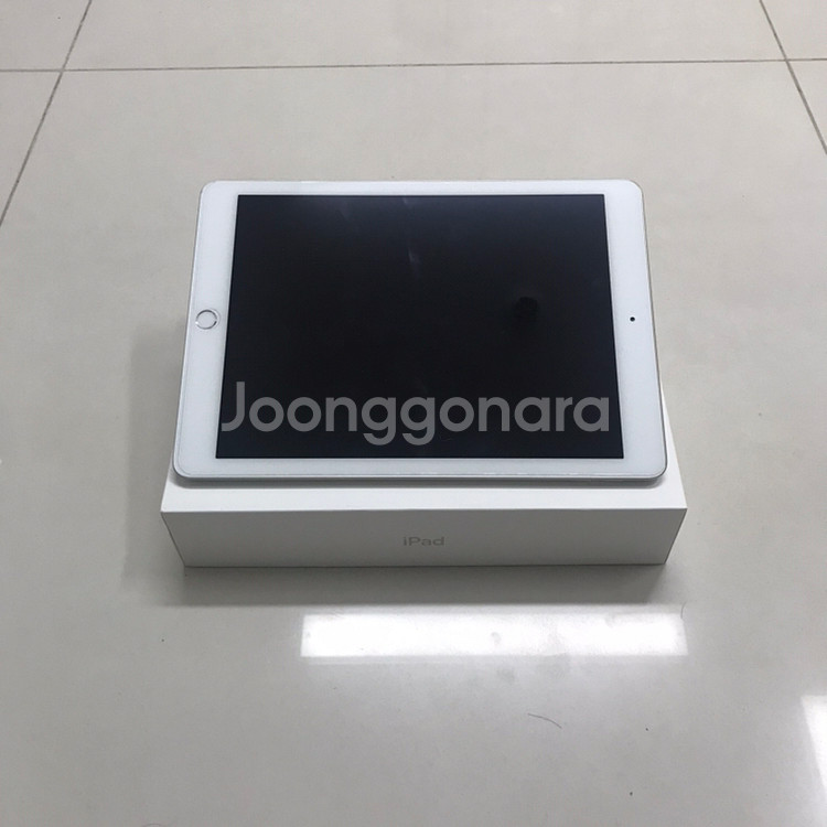 아이패드 5세대 9.7 32g wifi 판매합니다--0