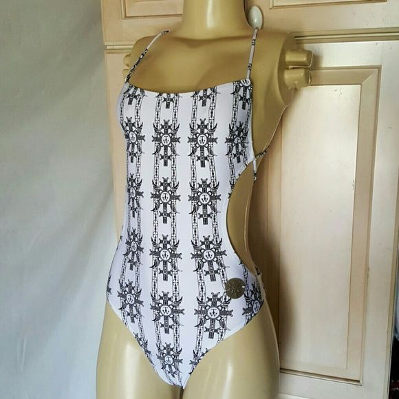 토마스 와일드 Thomas Wylde 비치웨어 XS--7