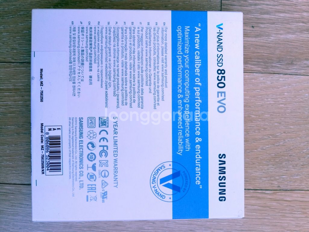 SAMSUNG SSD 850 EVO 250GB--1