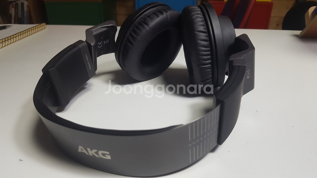 akg k545 헤드폰 팝니다.--2