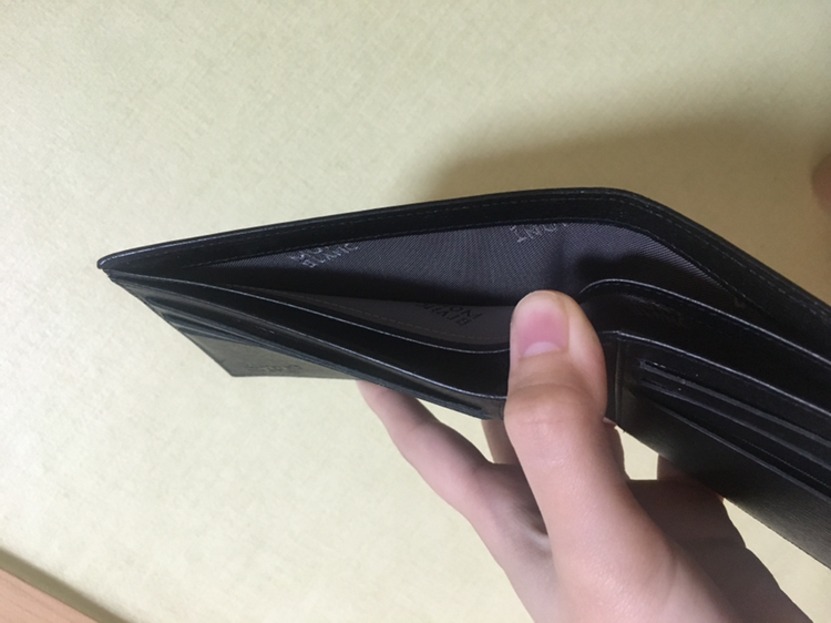 몽블랑 남성 반지갑 웨스트 사이드6cc 팔아요--3