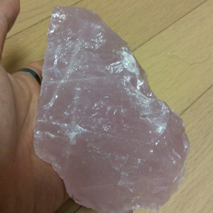 (가격 내림) 장미수정 827g 대형