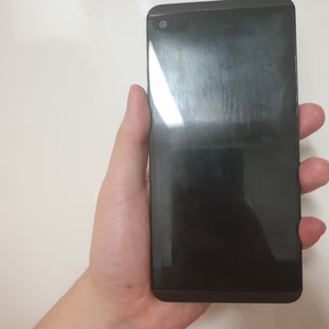v20 블랙 뒤에 카메라 깨졋지만 사진 잘 찍힙니다