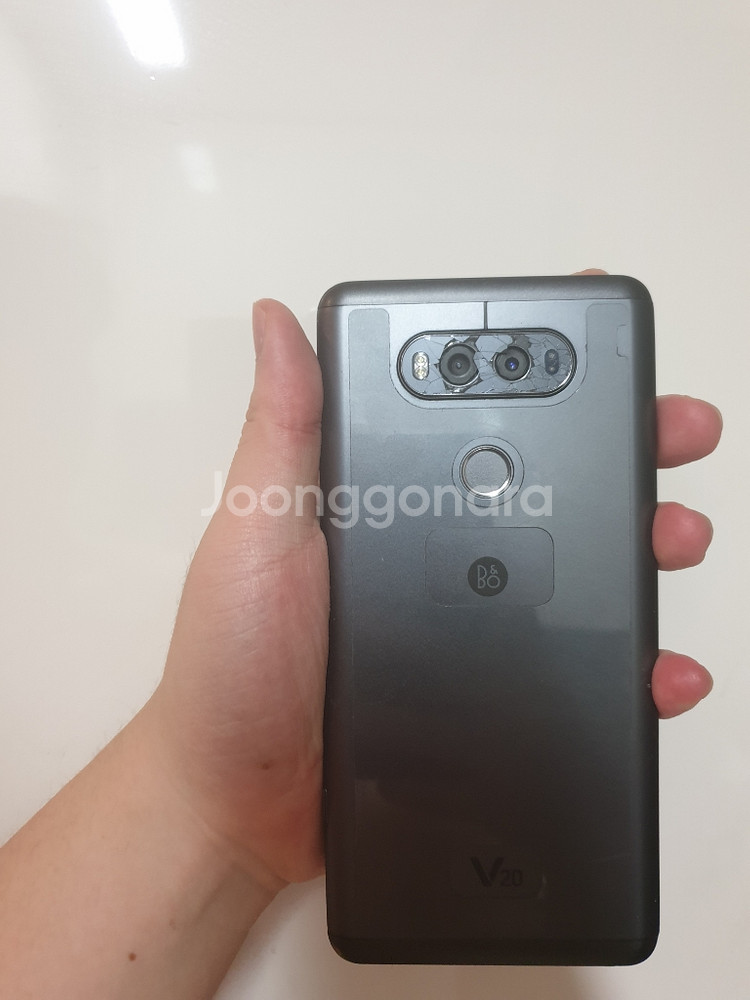 v20 블랙 뒤에 카메라 깨졋지만 사진 잘 찍힙니다--2