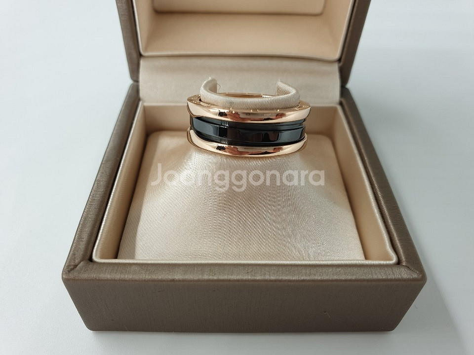 불가리 비제로원 2밴드 세라믹 60호(K20호)팝니다--6