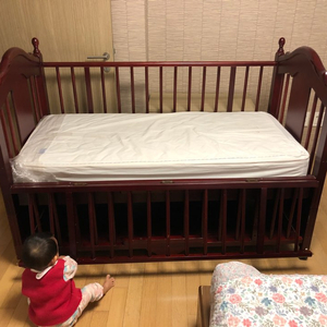 쇼콜라 아기침대 갈색  판매 5만원
