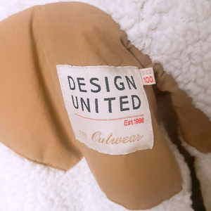 design united 점퍼