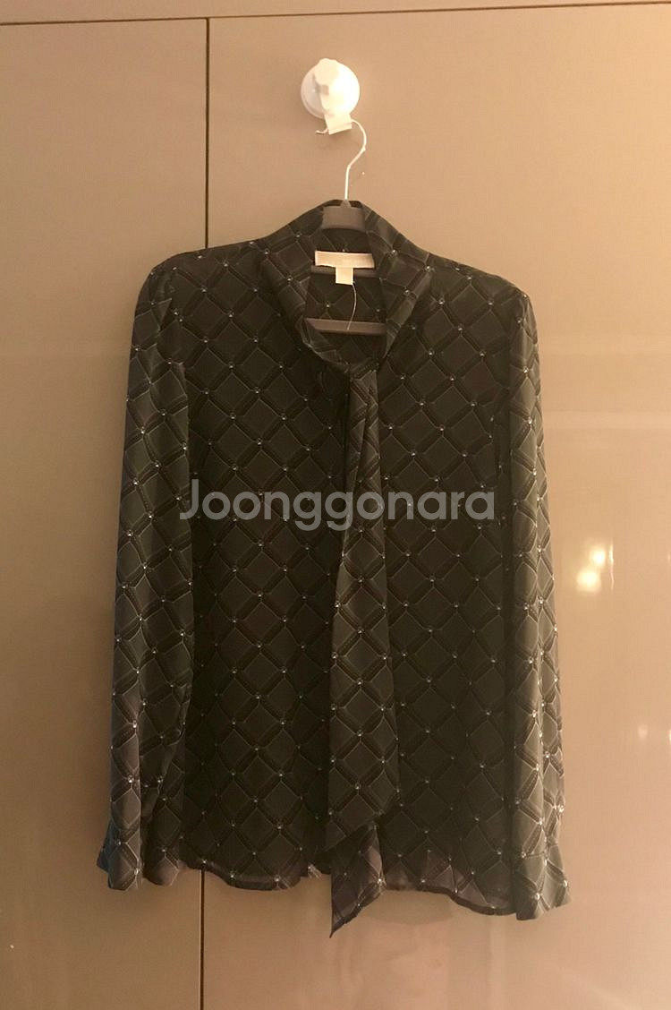 마이클코어스 블라우스--1