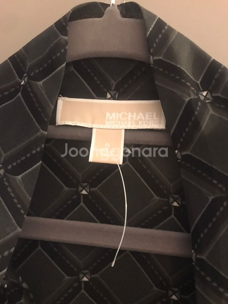 마이클코어스 블라우스--5