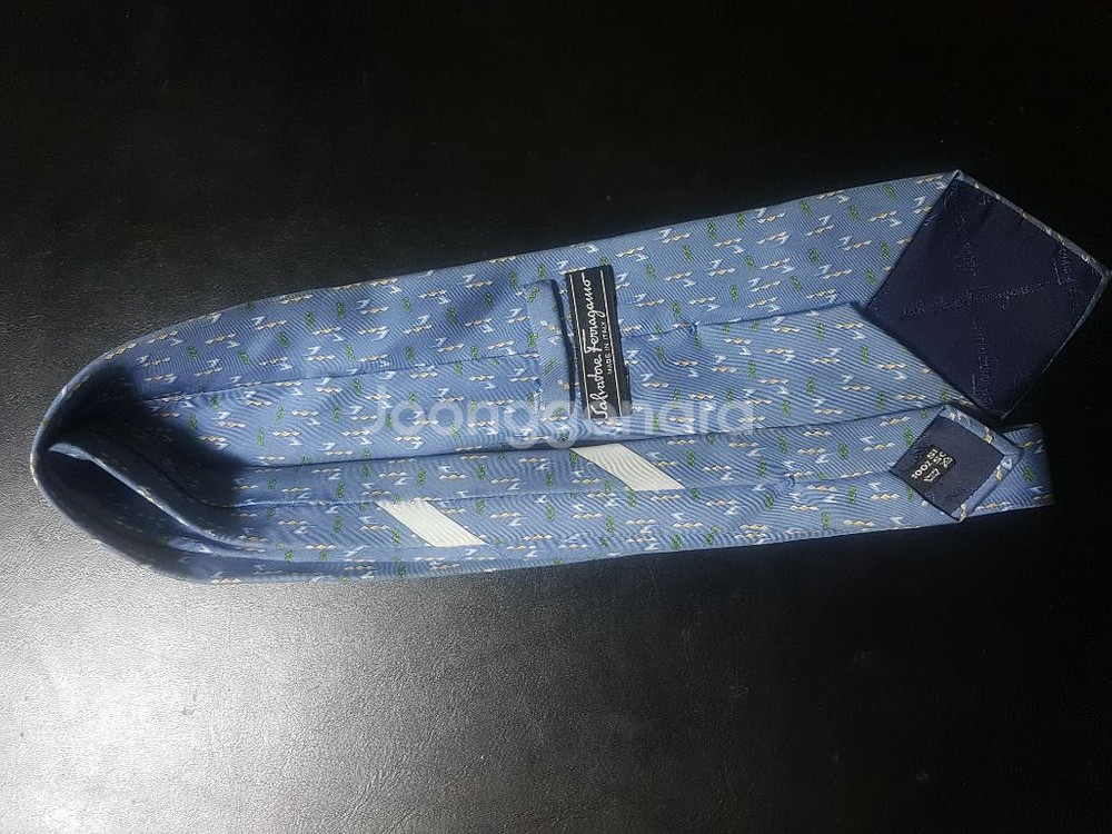 (정품)페레가모 넥타이 판매합니다--1